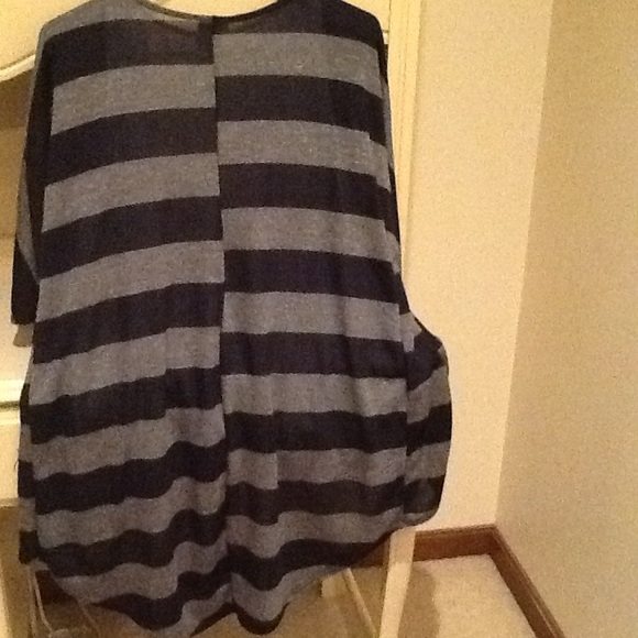 LuLaRoe Open Striped Cardigan- flattering!! - Picture 4 of 8